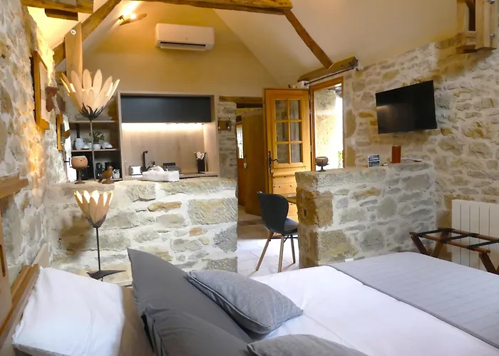 Natur'ailes, Le Hameau Du Quercy, Romantique, Campagne, Piscine Naturelle * Frontenac (Lot)