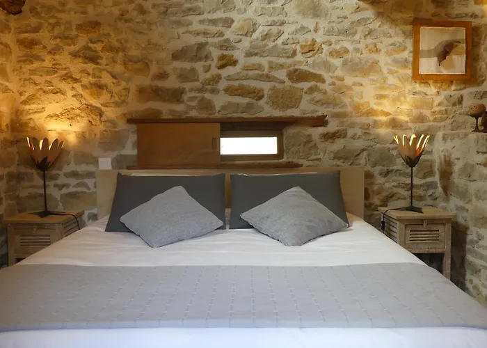 Natur'ailes, Le Hameau Du Quercy, Romantique, Campagne, Piscine Naturelle Frontenac (Lot)