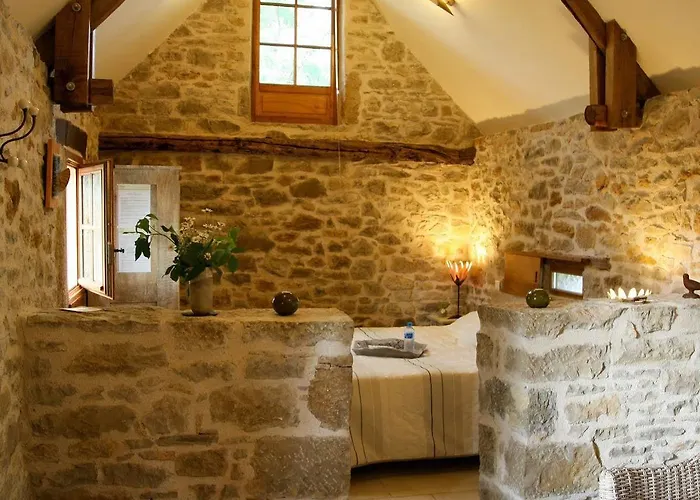 Vakantiehuis Natur'ailes, Le Hameau Du Quercy, Romantique, Campagne, Piscine Naturelle *