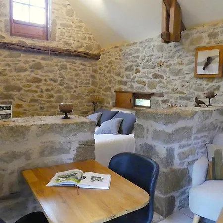 Natur'ailes, Le Hameau Du Quercy, Romantique, Campagne, Piscine Naturelle Casa de Férias Frontenac (Lot)