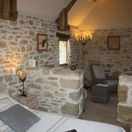 Natur'ailes, Le Hameau Du Quercy, Romantique, Campagne, Piscine Naturelle * Frontenac (Lot)